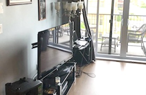 Brossard Apartment | Homerez - Spacious appartement for 3 ppl. with terrace and balcony at Brossard