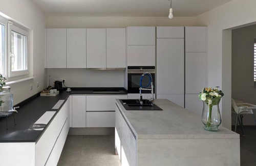 Corfinio House | Homerez - Spacious family home in Corfinio with mountain view