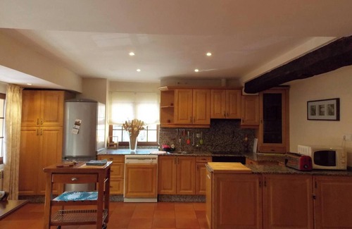 Molinaseca House | Homerez - Spacious House in Molinaseca with Mountain View