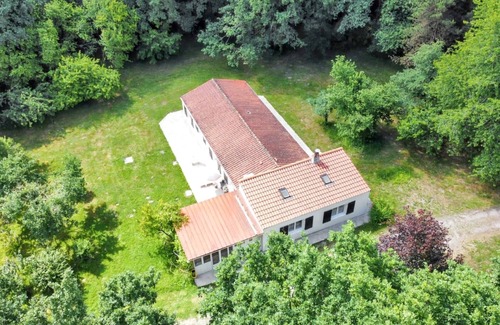 Venansault House | Homerez - Spacious House in Venansault with Garden and Terrace