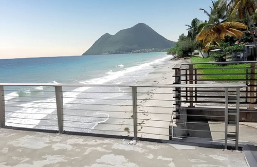 Le Diamant Villa | Homerez - Spacious House with Garden in Le Diamant
