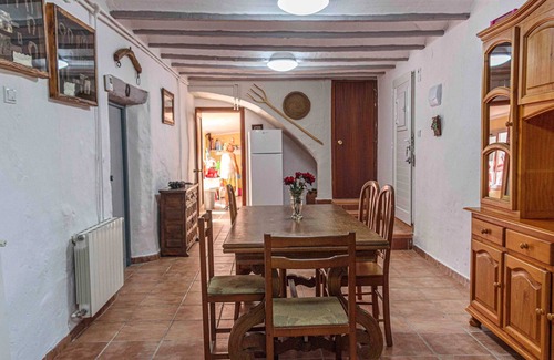 Albentosa House | Homerez - Spacious house in Albentosa with mountain view