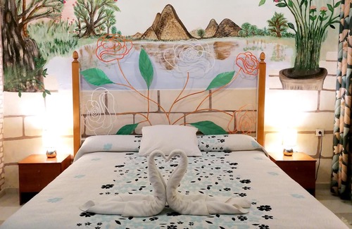 Calamonte House | Homerez - Spacious house for 7 ppl. with jacuzzi and terrace at Calamonte
