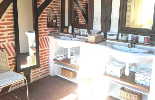 Montoldre House | Homerez - Spacious house for 7 ppl. with garden and terrace at Montoldre