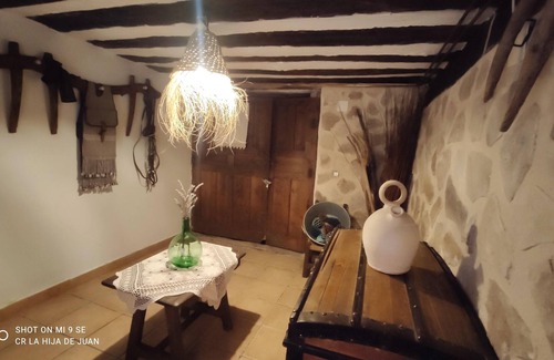 Beamud House | Homerez - Spacious house for 7 ppl. with terrace at Beamud
