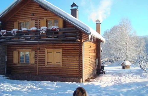 Lohovo House | Homerez - Spacious House in Lohovo with Terrace