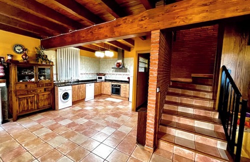 Ogassa House | Homerez - Spacious House in Ogassa with Terrace and BBQ