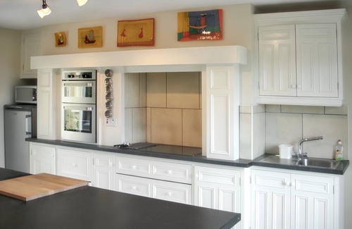 Kells House | Homerez - Spacious house with sea and mountain views
