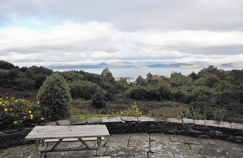 Kells House | Homerez - Spacious house with sea and mountain views