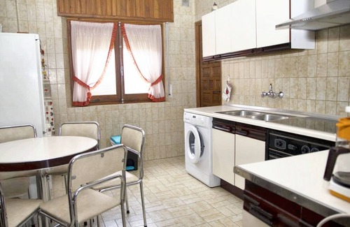 Abejar House | Homerez - Spacious house with garden in Abejar