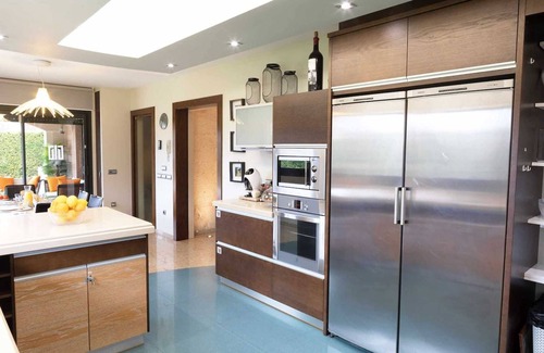 Vinaixa Villa | Homerez - Spacious Villa in Vinaixa with Pool and Jacuzzi