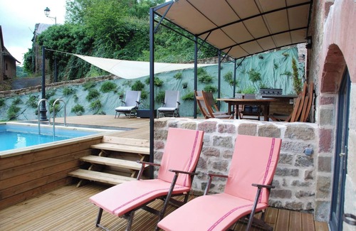 Noailhac Villa | Homerez - Spacious Villa in Noailhac with Private Pool
