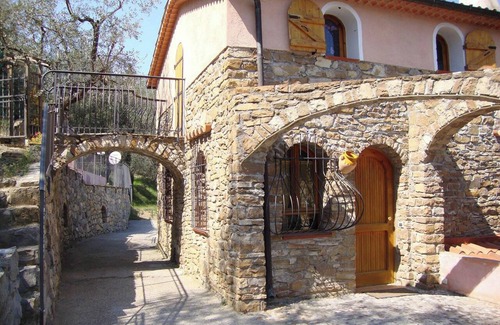 Breil-sur-Roya Villa | Homerez - Spacious villa in Breil-sur-Roya, pool