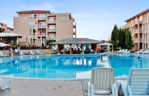 Tankovo Apartment | Homerez - Studio 3 km away from the beach for 2 ppl. with shared pool at Tankovo