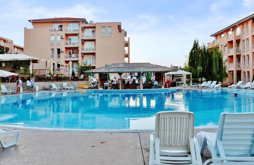 Tankovo Apartment | Homerez - Studio 3 km away from the beach for 2 ppl. with shared pool at Tankovo