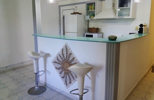 Saint-Francois Apartment | Homerez - Studio for 2 ppl. with shared pool and garden at Saint-François