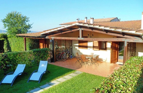 Pescia Romana Apartment | Homerez - Studio in Pescia Romana