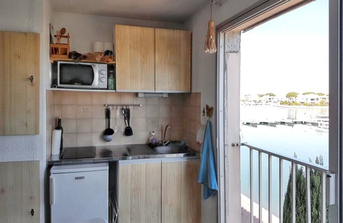 Saint-Cyprien Plage Apartment | Homerez - Studio Saint-Cyprien, sea view