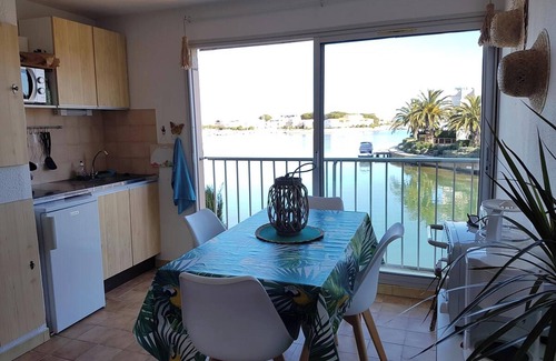 Saint-Cyprien Plage Apartment | Homerez - Studio Saint-Cyprien, sea view
