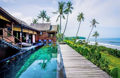 Suraberata Villa | Homerez - Villa in Tabanan, sea view