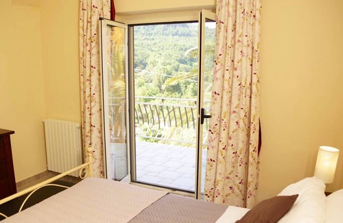 San Lucido Villa | Homerez - Villa 4 km away from the beach with swimming-pool, jacuzzi and terrace