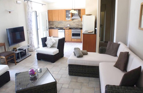San Lucido Villa | Homerez - Villa 4 km away from the beach with swimming-pool, jacuzzi and terrace