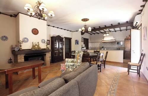 Sanlucar la Mayor Villa | Homerez - Villa in Sanlúcar la Mayor