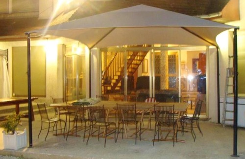 Courtenay Villa | Homerez - Villa for 15 ppl. with garden, terrace and balcony at Courtenay