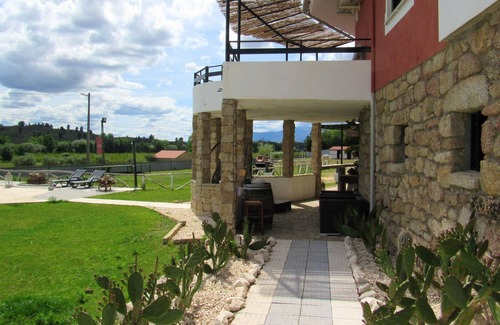 Sabugal Villa | Homerez - Villa for 15 ppl. with swimming-pool and garden at Bendada, Sabugal