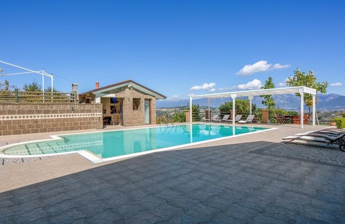 Caiazzo Villa | Homerez - Villa for 17 ppl. with swimming-pool, garden and terrace at Caiazzo