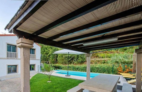 Melgaco Villa | Homerez - Villa for 6 ppl. with swimming-pool, sea view and garden at Cividade