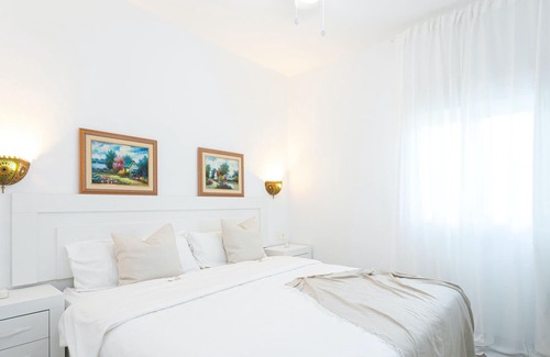 Campanillas Villa | Homerez - Villa for 6 ppl. with swimming-pool, garden and terrace at Málaga