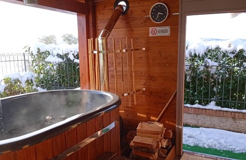 Castelplanio Villa | Homerez - Villa for 8 ppl. with swimming-pool and jacuzzi at Castelplanio