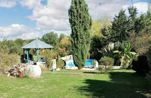 Bosset Villa | Homerez - Villa in Bosset, pool.