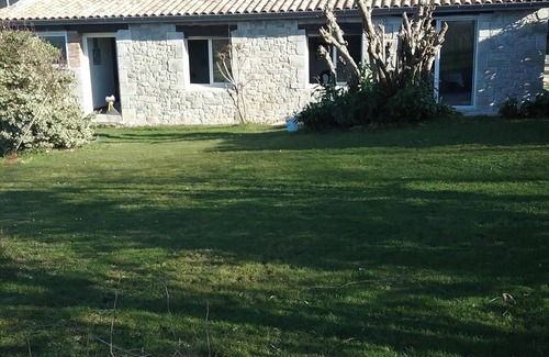 Bosset Villa | Homerez - Villa in Bosset, pool.