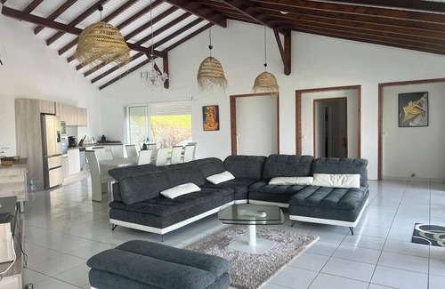 Perinet Villa | Homerez - Villa in Le Gosier - Pool