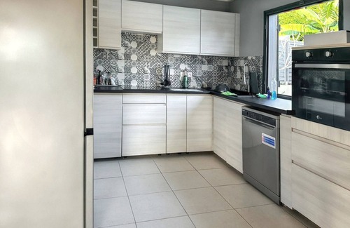 Saint-Pierre Villa | Homerez - Villa in Saint-Pierre