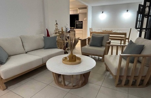 Saint-Pierre Villa | Homerez - Villa in Saint-Pierre