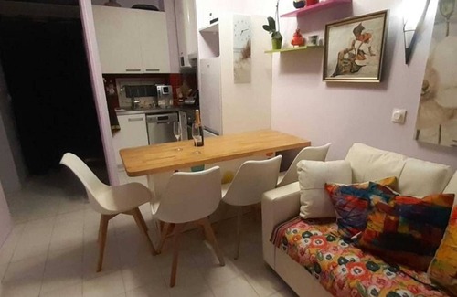 Golfe Juan Apartment | Homerez - Welcoming Apartment in Golfe-Juan - 30 m² - Pool