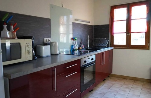 Chalandray House | Homerez - Welcoming House with Pool in Chalandray