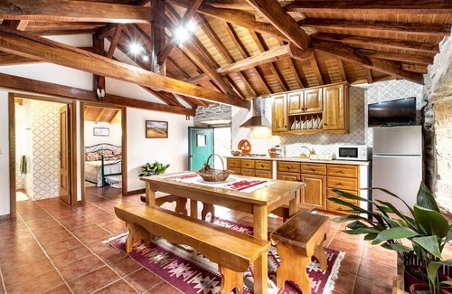 Canadelo House | Homerez - Welcoming House in Amarante with Unfenced Garden