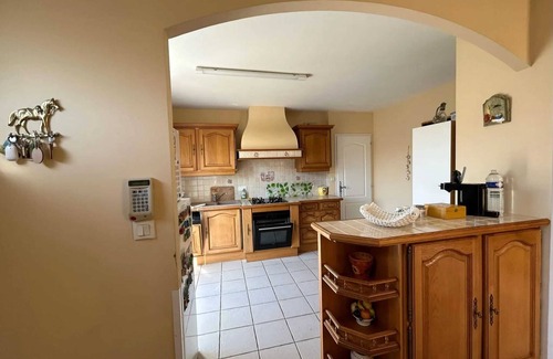 Gemozac House | Homerez - Welcoming house in Gémozac - 100 m² with lush garden.