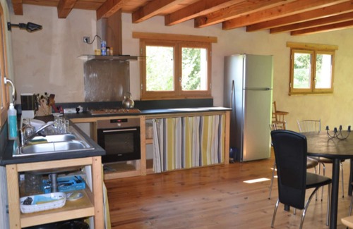 Gembrie House | Homerez - Welcoming House in Gembrie with Shared Pool