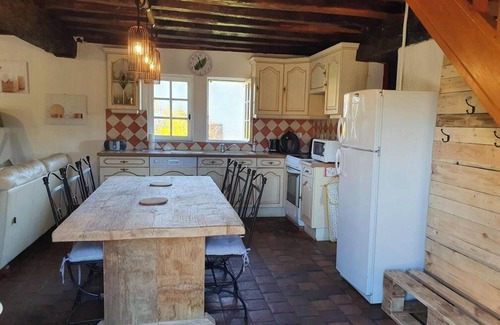 Salbris House | Homerez - Welcoming house in Salbris with enclosed garden and terrace.
