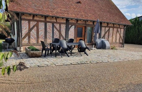 Salbris House | Homerez - Welcoming house in Salbris with enclosed garden and terrace.