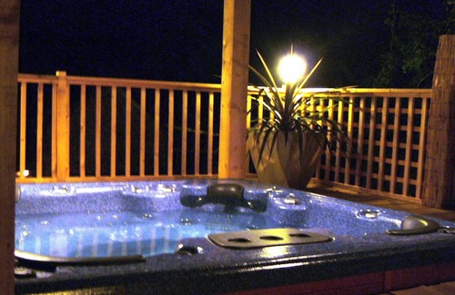 Nehou House | Homerez - Welcoming House in Néhou with Shared Pool