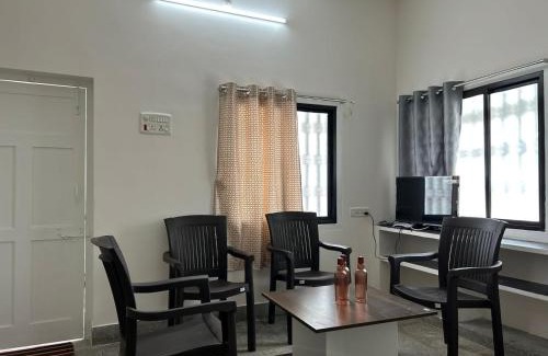 Pallavaram Apartment | HOMESTAY - AC 1 BHK NEAR AlRPORT