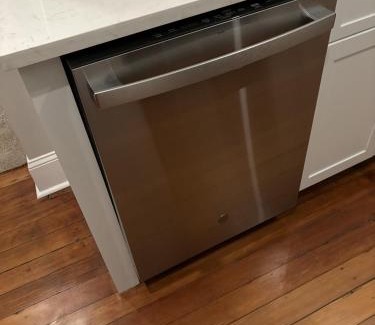 Dorchester House | HomeStay - B&B - Near Savin Hill - JFK-Umass