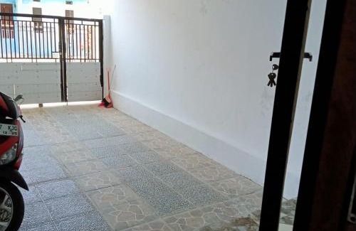 Cilimus House | Homestay Black&White