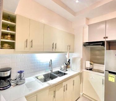 Bacoor City Apartment | Homestay by ViJiTa 2bedroom condo